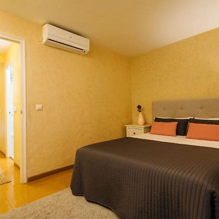 Pajaritos Suite Apartment - Private Parking Included Seville Ngoại thất bức ảnh