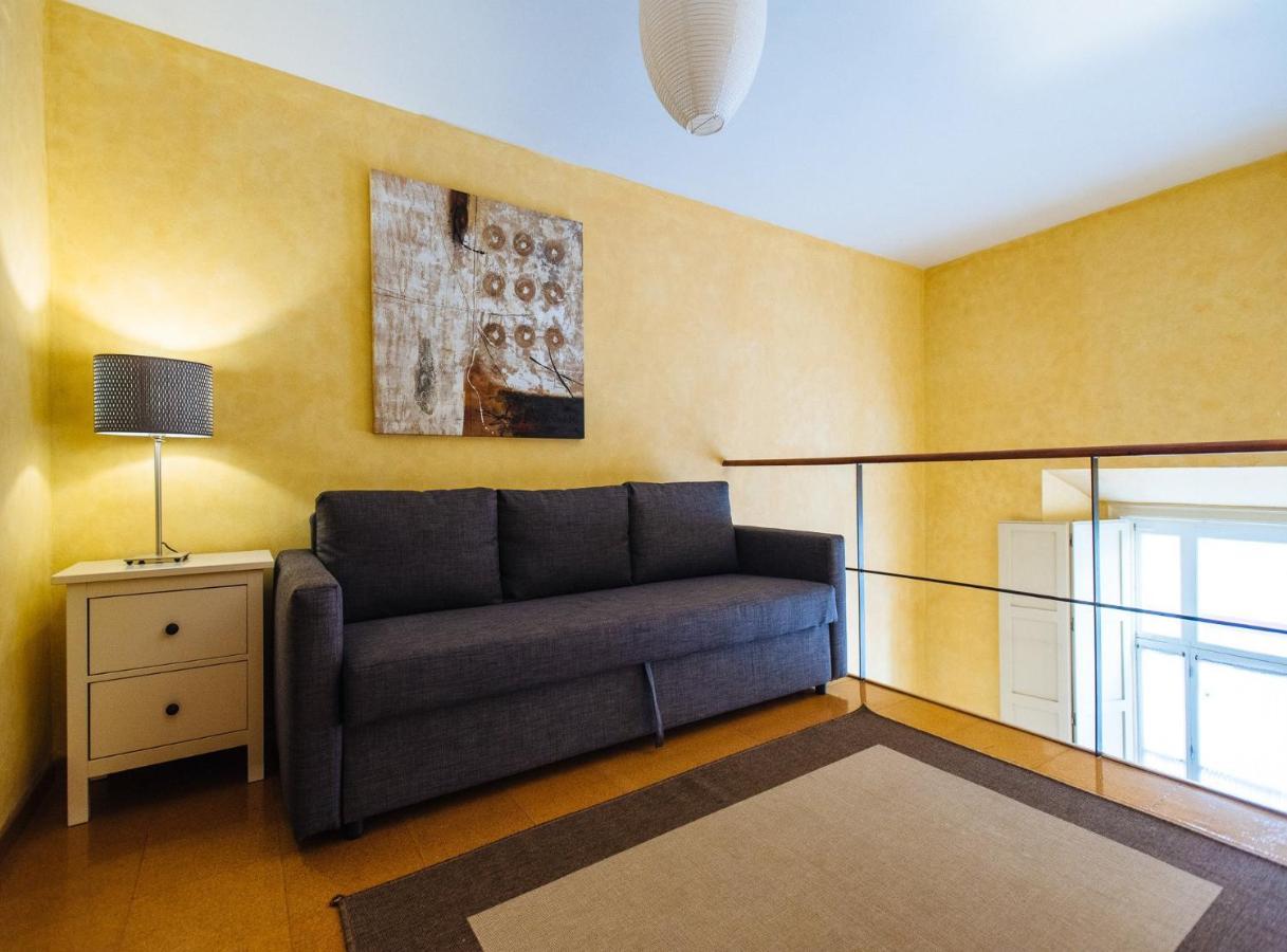 Pajaritos Suite Apartment - Private Parking Included Seville Ngoại thất bức ảnh